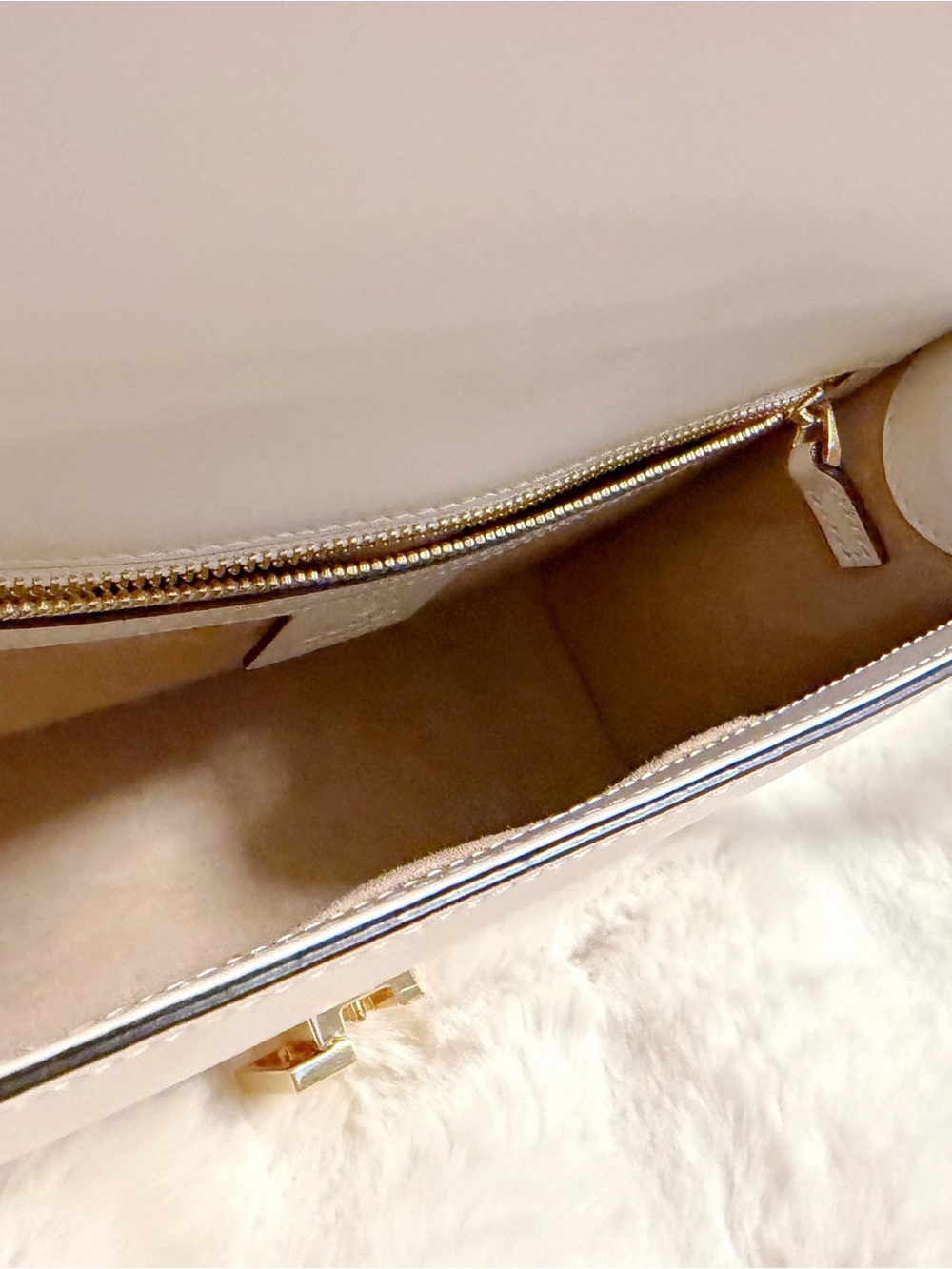 Gucci Sylvie small shoulder bag - Picture 10 of 15